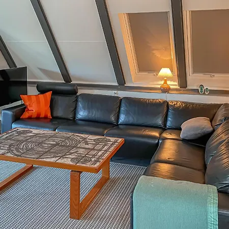 بيت للعطل 2 Bedroom In *