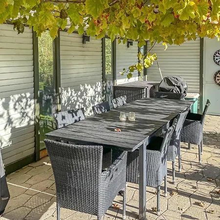 2 Bedroom In بيت للعطل Nordenbro Vesteregn